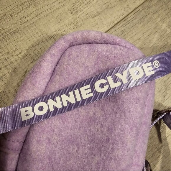 Bonnie Clyde Lavender Zip Top Small Crossbody Bag with Adjustable Strap NWOT - Picture 3 of 11
